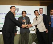 IPMA-Energy-Conservation-Award-presented-to-Orient-Paper-Mills-Amlai-by-Honble-Union-Minister-Sh-Suresh-Prabhu